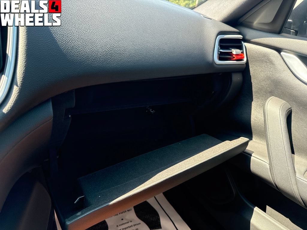 Used 2015 Maserati Ghibli RWD image 33