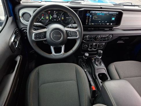 Used 2024 Jeep Wrangler Unlimited Sahara AWD/4WD image 11