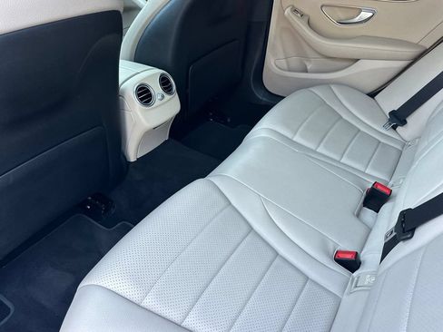 Used 2020 Mercedes-Benz C 300 Sedan image 12