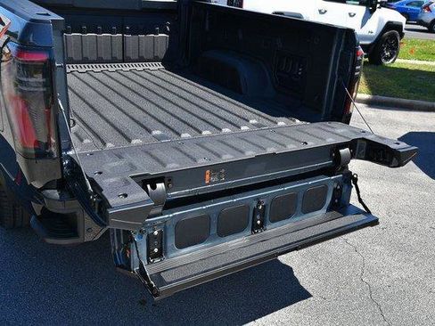 New 2025 GMC Sierra EV Denali image 16