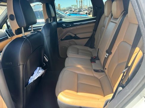 Used 2017 Porsche Cayenne Platinum Edition AWD/4WD image 8