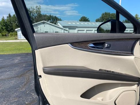 Used 2016 Lincoln MKX Select w/ Select Plus Package FWD image 14