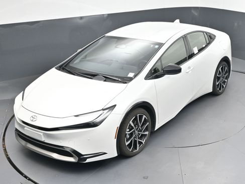 Certified 2024 Toyota Prius Prime XSE image 31