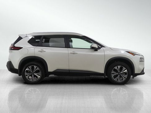 Used 2022 Nissan Rogue SV w/ SV Premium Package image 6