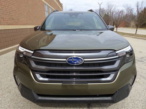 Used 2025 Subaru Forester Premium w/ Convenience Package #1 image 8