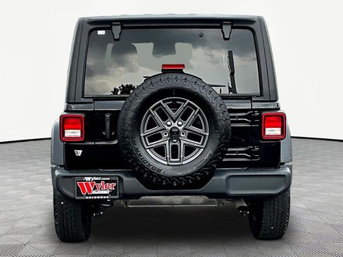 Used 2024 Jeep Wrangler Sport AWD/4WD image 5