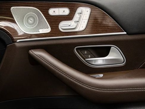 Used 2022 Mercedes-Benz GLS 450 4MATIC image 29