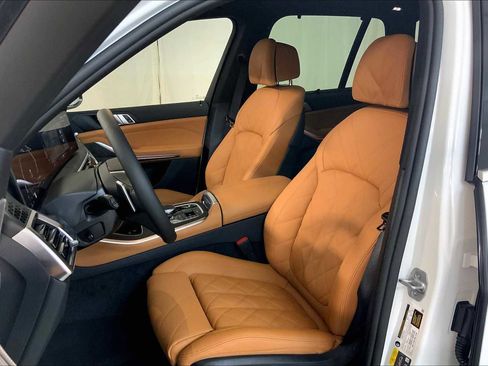 New 2026 BMW X5 xDrive50e image 9