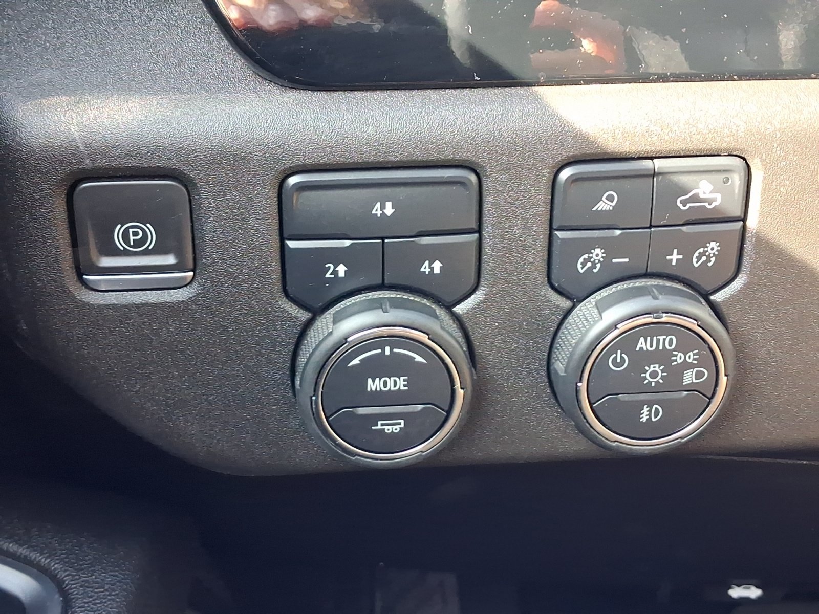 Used 2024 Chevrolet Silverado 2500 LT w/ Convenience Package AWD/4WD image 27