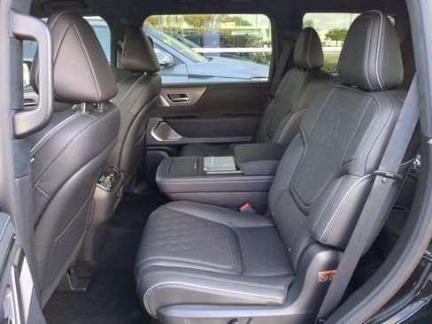 New 2026 INFINITI QX80 Autograph image 16