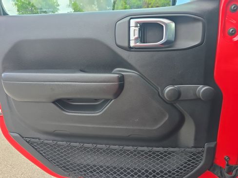 Used 2018 Jeep Wrangler Unlimited Sport image 24