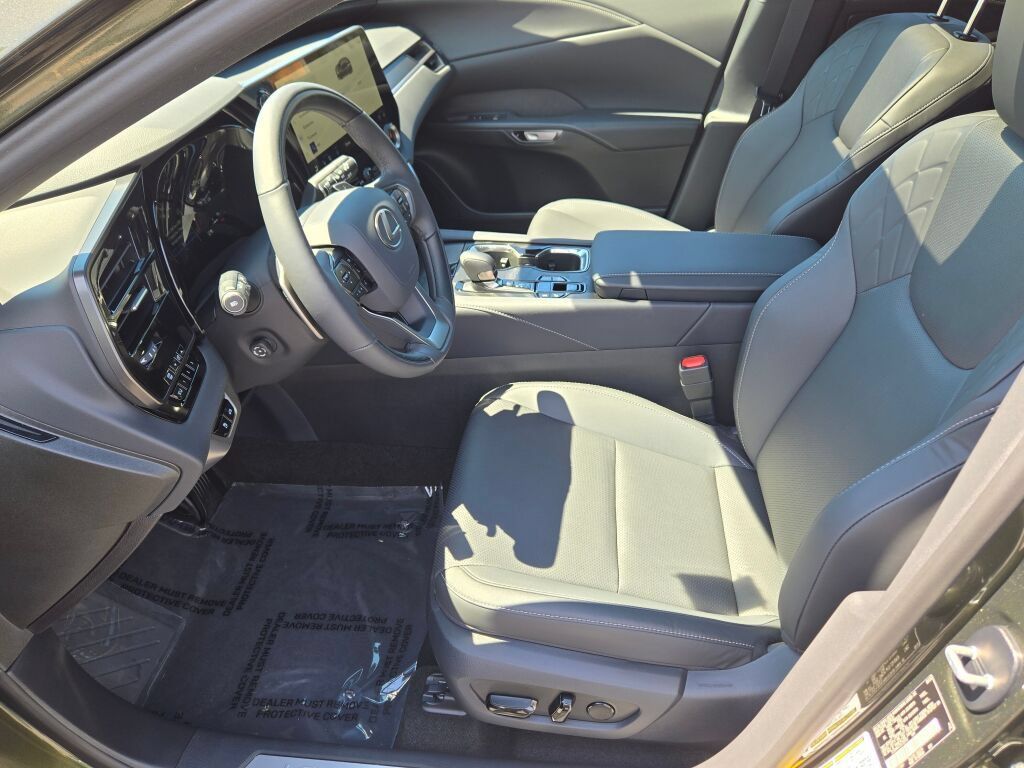 Used 2025 Lexus RX 350 AWD image 25