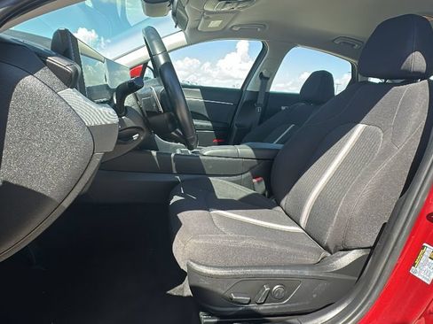 Certified 2025 Hyundai Sonata SEL FWD image 4
