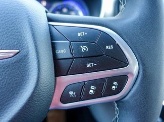 Used 2023 Chrysler Pacifica Touring-L video 3