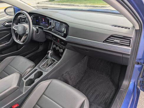 Used 2022 Volkswagen Jetta SE FWD image 34