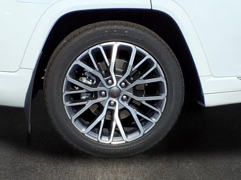 Used 2025 Jeep Grand Cherokee L Summit AWD/4WD image 4