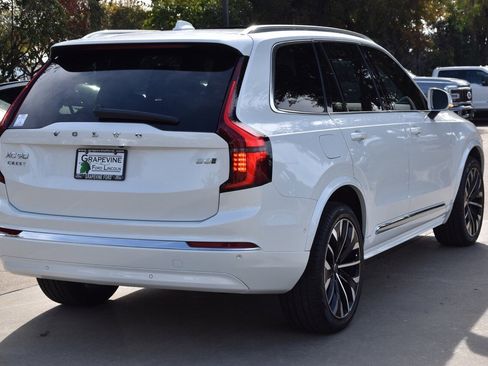 Used 2025 Volvo XC90 B6 Plus image 8