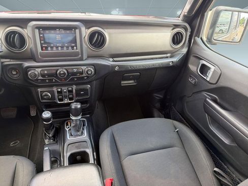 Used 2018 Jeep Wrangler Unlimited Sport S AWD/4WD image 27