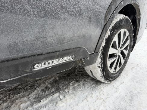 Used 2023 Subaru Outback Premium image 6