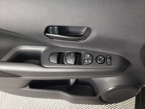 New 2025 Nissan Kicks Play S image 8