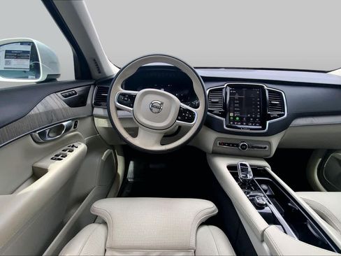 Used 2025 Volvo XC90 B6 Ultra w/ Protection Package Premier AWD/4WD image 6