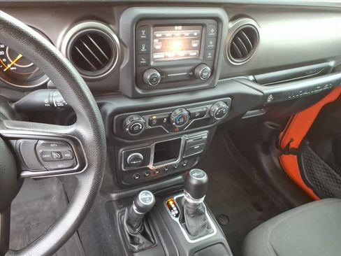 Used 2020 Jeep Wrangler Sport image 32
