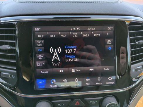 Used 2020 Jeep Grand Cherokee Overland AWD/4WD image 21