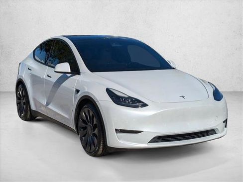 Used 2022 Tesla Model Y Performance image 3