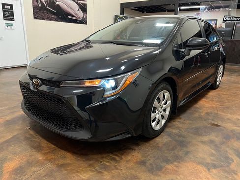 Used 2020 Toyota Corolla LE w/ Carpet Mat Package (TMS) image 5