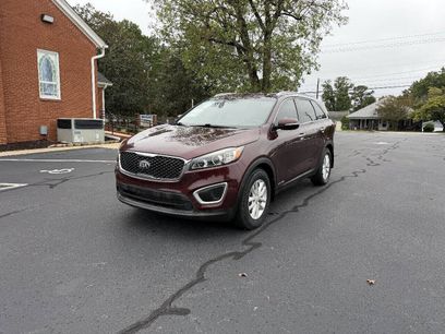 Used 2017 Kia Sorento AWD w/ LX V6 Convenience Package