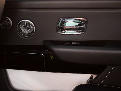 Used 2021 Rolls-Royce Cullinan image 29