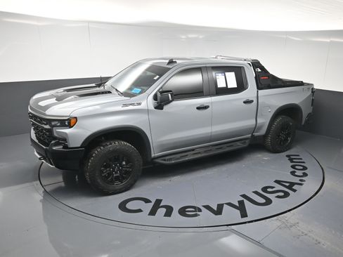 Used 2024 Chevrolet Silverado 1500 ZR2 w/ Technology Package image 28