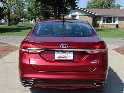 Used 2017 Ford Fusion SE w/ Fusion SE Technology Package AWD/4WD image 8