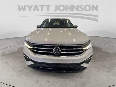Used 2023 Volkswagen Tiguan SE FWD image 14