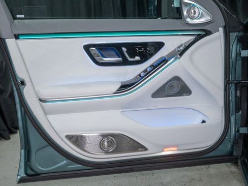 New 2026 Mercedes-Benz Maybach S 680 4MATIC image 9