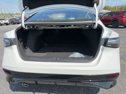 New 2026 Nissan Sentra SR w/ SR All Weather Package FWD image 32