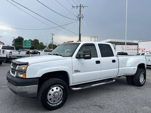 Used 2004 Chevrolet Silverado 3500 4x4 Crew Cab w/ Heavy-Duty Power Package image 2
