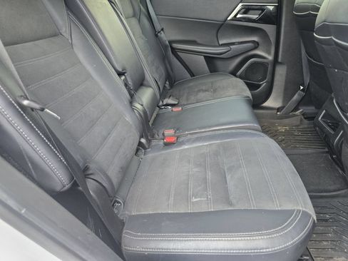 Used 2022 Mitsubishi Outlander SE AWD/4WD image 18