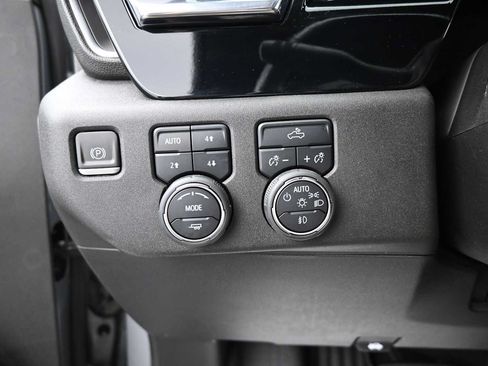 Used 2024 Chevrolet Silverado 1500 RST w/ Z71 Off-Road Package AWD/4WD image 10