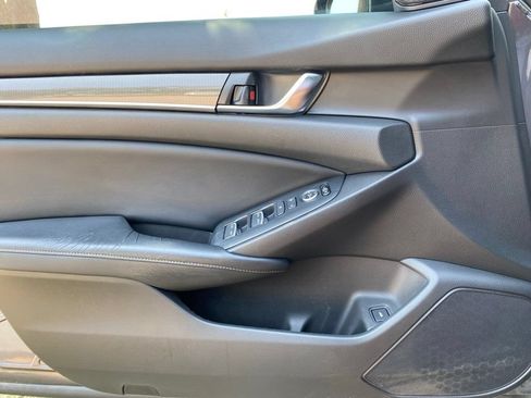 Used 2018 Honda Accord Sport image 21