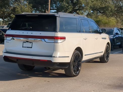 Used 2023 Lincoln Navigator L Black Label image 3
