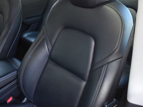 Used 2023 Tesla Model 3 Standard Range image 12