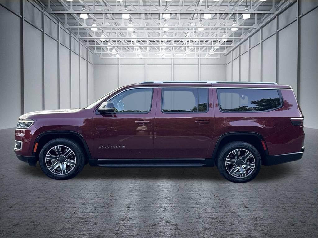 Used 2024 Jeep Wagoneer L Series II w/ Flexible Seating Group AWD/4WD image 4