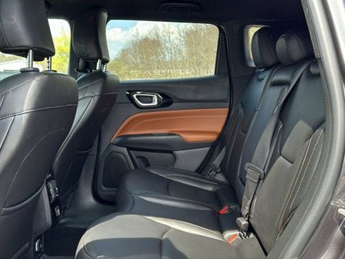 Used 2024 Jeep Compass Limited image 27