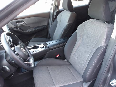 Used 2023 Nissan Rogue SV image 11