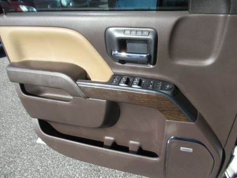 Used 2019 GMC Sierra 2500 Denali w/ Duramax Plus Package image 29