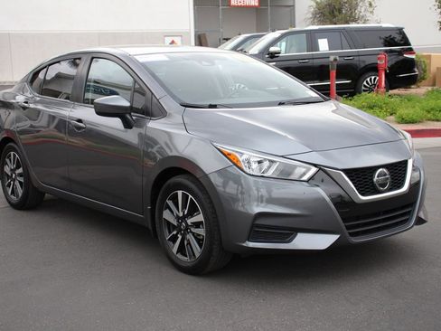 Used 2022 Nissan Versa SV image 11