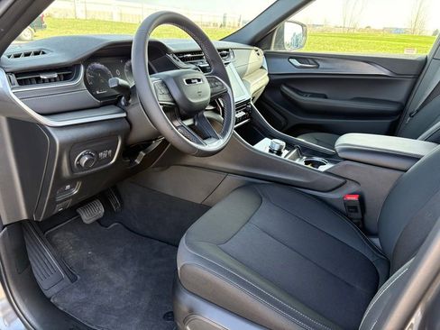 New 2025 Jeep Grand Cherokee Laredo X AWD/4WD image 7