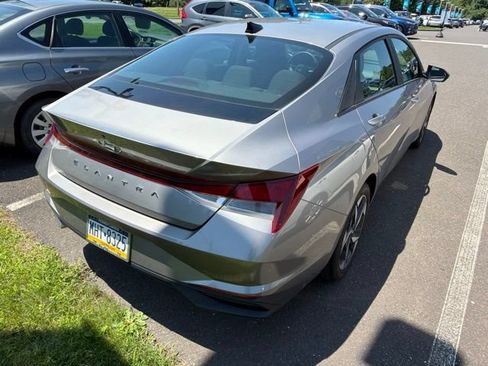 Used 2023 Hyundai Elantra SEL w/ Convenience Package FWD image 11