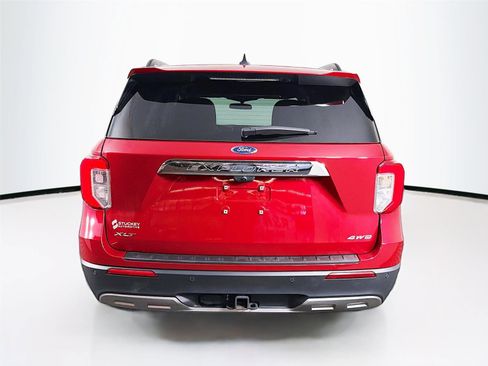 Used 2023 Ford Explorer XLT w/ Equipment Group 202A image 6